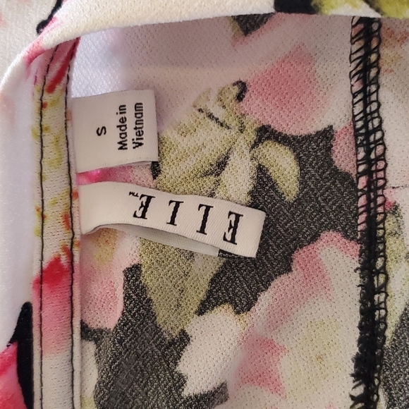 Elle Short Sleeved Blouse SZ SM - Picture 4 of 6